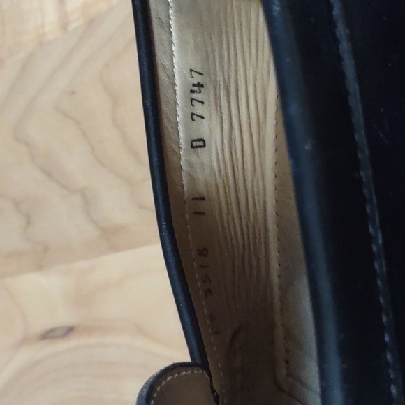 Men's COLE HAAN Black Pinch Buckle Leather Loafers - Picture 5 of 8